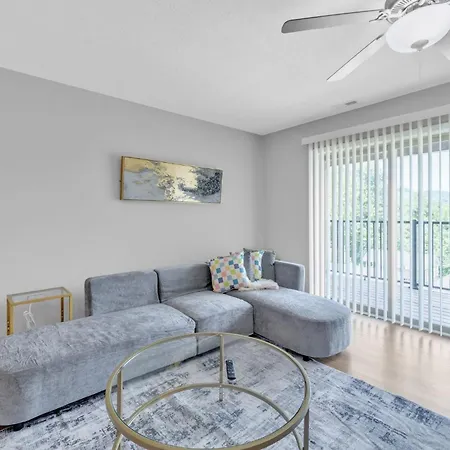 Stonecrest 623, 2Bd Apt I Free Parking I Pool